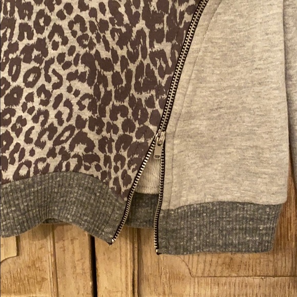 ANTHROPOLOGIE Trouble at the Mill Animal Print Sweater size Small - Picture 4 of 6
